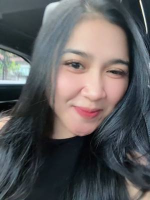 A post by @lindamartini_4 on TikTok caption: Gak mau selain dia😛