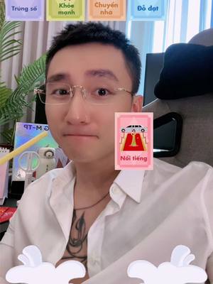 A post by @capyboiii_7 on TikTok caption: Tết đến thật gần rồi, cùng Tùng và văn phòng phẩm Deli thắp sáng những ý tưởng mới, biến ước mơ thành hiện thực và luôn giữ vững năng lượng tích cực để "Phiêu" hết mình trên từng chặng đường nha! Chúc mọi người một năm 2025 thật rực rỡ nhaaaaa ❤️‍🔥🎇🎉 #DelixSonTungMTP #PhieuDeli