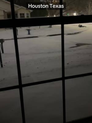 A post by @ayan.huma on TikTok caption: #snow #weathe #houston #foryou #viral #tiktokviral #40millionviews #viralvideo #Taxes 