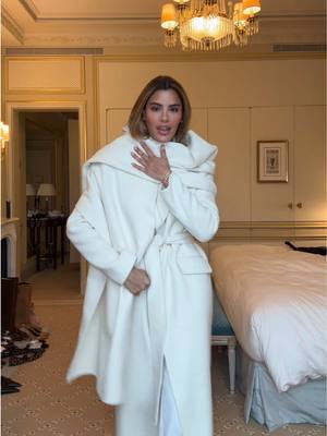 A post by @gutierrezary on TikTok caption: Best coat in my closet 🤍 @sourceunknown.official @SourceUnknown Official #winterlooks #sourceunknown 