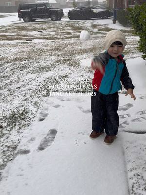 A post by @alexa.nicholee on TikTok caption: Snow Day in Houston, Texas! Who would have thought! ❄️😱 Perfect day to try out my new no-slip platform slippers! 😍 I’m obsessed!  #snowday #houstonsnow #houstontx #snow #momlife 