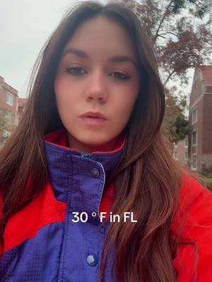 A post by @angelinaginossi on TikTok caption: they said it may snow ❄️ #snow #flsnow #uflorida #uf #angelinaginossi #fyp #viral #2025 #january 