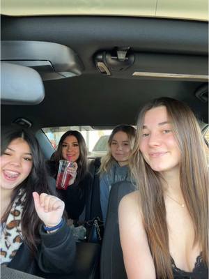 A post by @garancetrl on TikTok caption: parce que vous dites qu’on ne voit pas assez mes copines @angelina @selena 🕷️ @emma daly 