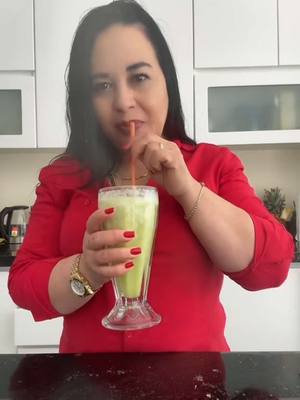 A post by @joelia.diaz on TikTok caption: BATIDO DETOX 🥤#dieta#comida 