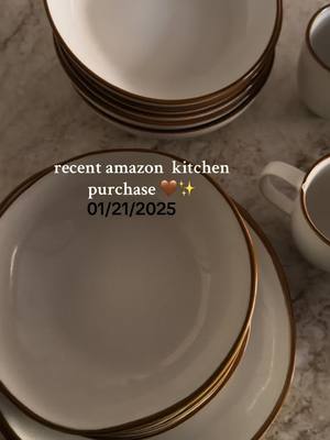 A post by @lienlisbey on TikTok caption: run to get this ! literally the best dinnerware set ✨ #amazonfinnds #dinnerware #homedecor #amazonmusthaves #amazonkitchen #kitchengadgets #kitchenmusthave #kitchen #amazonfavorites #kitchenware 