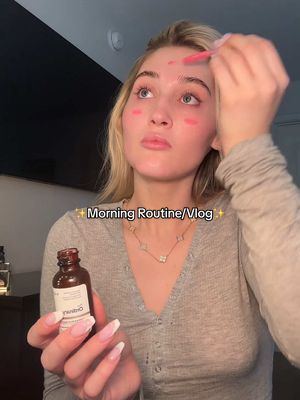 A post by @madilinkkkkk on TikTok caption: Filmed a morning routine/vlog🫶🏼                           #fyp #foryoupage #fypage #fypシ #fypシ゚viral #makeup #skincare #skincareroutine #Vlog #vlogs #routine #morningroutine #morning 