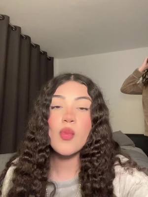 A post by @ff.karen_os on TikTok caption: Los cheetos ajjajajaja #fyp #parati #karen_os #comedia 