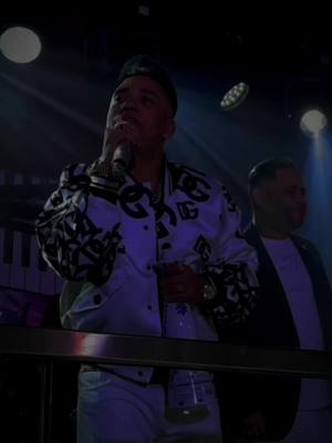 A post by @topbachata on TikTok caption: Tú sabes este amor #elvismartinez #bachata #letrasdecanciones #paraestadoswhatsaap #fypシ #fouryou #mixbachata #topbachata #rolas #kinglyrics #baile #lyrics #viralvideo #vira 