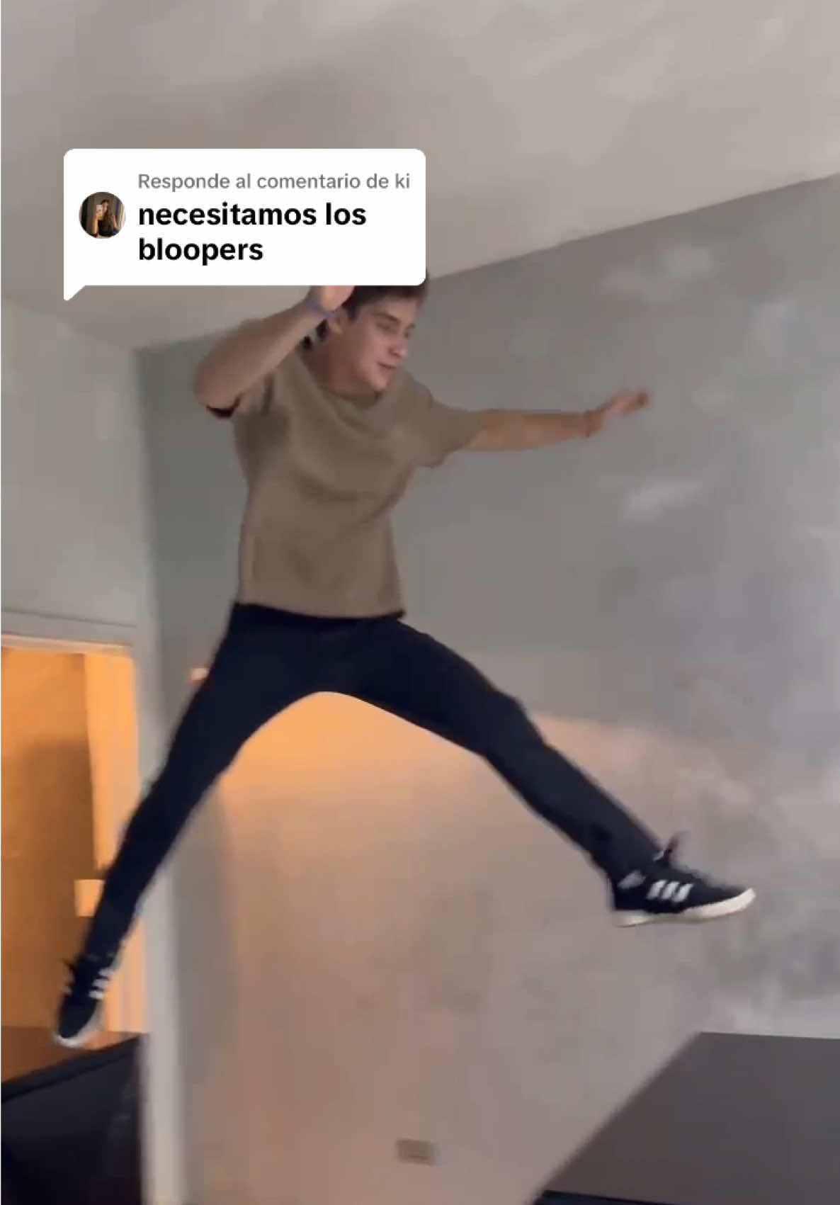 A post by @bizarrap on TikTok caption: Respuesta a @ki 
