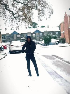 A post by @marylaesbelta on TikTok caption: #snow pics time #snow 