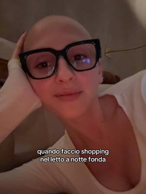 A post by @ginlongo on TikTok caption: adrenalina pura lo shopping in piena notte