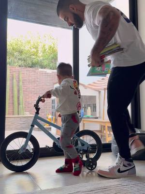 A post by @chuyalmada on TikTok caption: Un idea divertida y fácil para que tus hijos se mantengan activos #hijos #padres #familia #ejercicio #bicicleta 