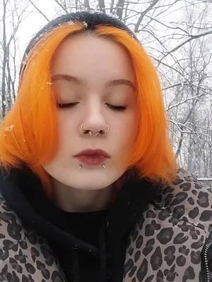 A post by @ryzhaya3450 on TikTok caption: #рыжая #🦊 #свидетельствоосмерти 