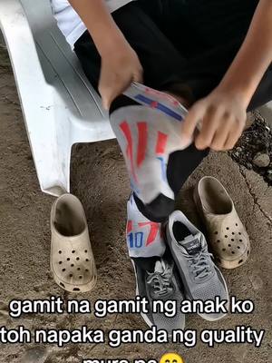 A post by @maicah_088 on TikTok caption: ang ganda ganda ng quality and mura pa mga ka momshii🥰 #shoe #shoes #shoesformen #afford #affordable #koreanshoes #koreanshoesformens #koreanrubbershoes #koreanrubbershoestiktokshop #koreanrubbershoesformen 