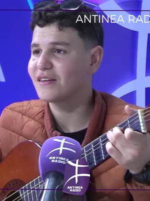 A post by @berberetelevision on TikTok caption: Hommage à idir - "ayettru wul" par Ghilas Chenniti.#antinearadio #berberetelevision #culture #kabyle #musique #algeria #amazigh