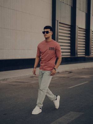 A post by @salah_ahmed9 on TikTok caption: 10 poses📸let’s go🔥 #poses #2025 #fashion 