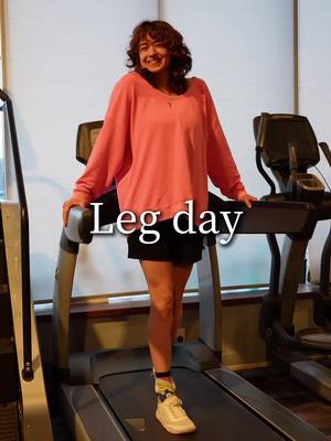 A post by @paryssbryanne on TikTok caption: Join leg day with me! Knee Sleeves @VILLAGE HIDDEN IN IRON #legday #gymgirl #fitness #villagehiddeniniron