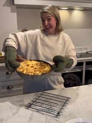 A post by @mummysflippinhouse on TikTok caption: Cottage pie recipe - family of 6 - family dinner 