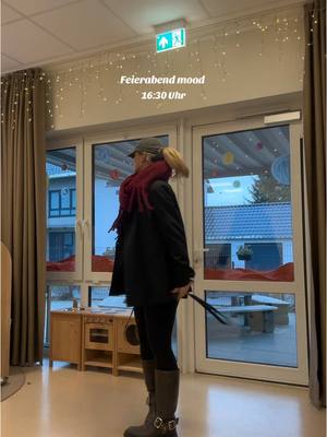 A post by @liriie on TikTok caption: Feierabend mooood #kita #erzieherin #foryou #viral #outfit 