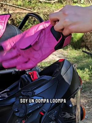 A post by @aripakita on TikTok caption: turisteando  en mi moto  #motos #motovlog #biker #bikergirl 