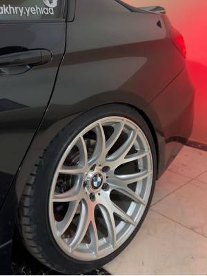 A post by @fa5r_yehiaa on TikTok caption: 😮‍💨#fa5r_yehia @𝓐𝓭𝓱𝓪𝓶 #batman #bmw #m3 #fyppppppppppppppppppppppp #explore #fouryou #fybシviral 