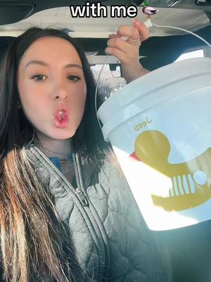 A post by @autumnohana on TikTok caption: COME DUCKING WITH ME!! 🦆😆!!! #fyp #jeep #duck #viral #foryou 