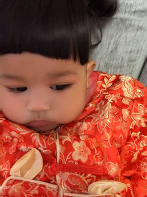 A post by @lois_lane007 on TikTok caption: SUE Ding 🛎️♥️😍🫠#mybaby#funnyvideo#mysheila#viral#fyp#trendingsound#viralvideo#viral?videotiktok😇😇#fypシ゚viral #trendingsoundsontiktok#chinese#newyear#100k#nyc 