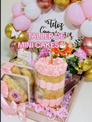 A post by @papayadetalles_ on TikTok caption: Idea de emprendimiento hacer mini cakes para este san Valentín! ❤️  Únete a nuestro Taller Virtual de Mini Cakes y aprende todos los secretos para crear estos pequeños pasteles irresistibles  Tendrás Acceso ILIMITADO visualiza el taller tantas veces como quieras. Además incluye RECETARIO Y GUIA virtual + VIDEO  #creatorsearchinsights #regalosoriginales #emprendimiento #regalospersonalizados #desayunosorpresa #manualidades #sanvalentin #minicakes 