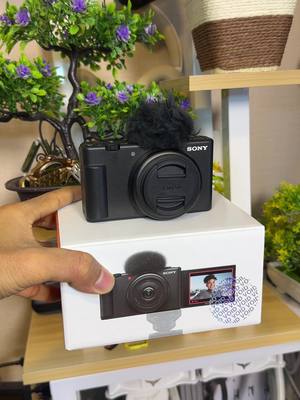 A post by @g_daren on TikTok caption: SONY ZV1F  #sony ZV1F មួយទឹក #cameraថតរូប #sonyមួយទឹក #cameraមួយទឹក #លក់កាមេរ៉ា 