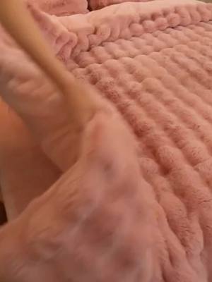 A post by @hanfu59 on TikTok caption: #CapCut Pink blanket #lifehacks #throwblanket #goodthing #foryou 