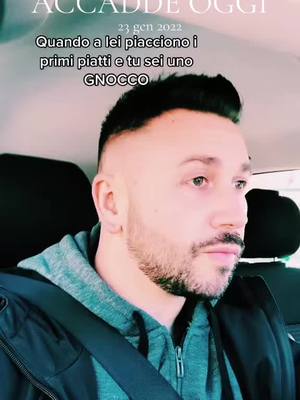 A post by @simone_bacia on TikTok caption: #accadeoggi 