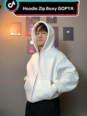 A post by @datreview2409 on TikTok caption: Con hoodie boxy màu trắng này lên oufist nhìn oki quá anh em ơi 😍 #hoodieboxy #hoodie #reviewhoodieboxy #hoodieboxytron #datriviu #xuhuong #thinhhanh 