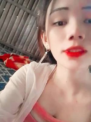 A post by @maithao_05_04_2025 on TikTok caption: #duet #xuhuong 🤫🫣