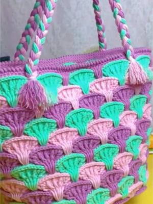 A post by @ki.artes on TikTok caption: 500 Receitas de Crochê por 29,90. L l N K no Nosso Perfil Para Saber Mais #croche #artesanato #crochet #amocroche #crochetbag 