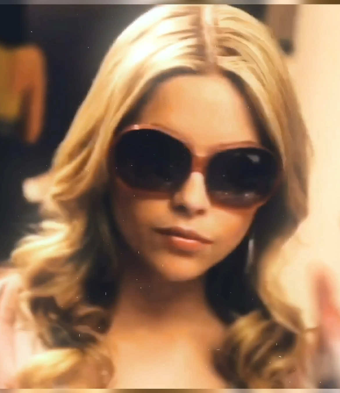A post by @teacuwp on TikTok caption: the ICON hanna marin. . . #foryoupage #transitionedit #vspeditor #hannamarin #hannamarinedit #prettylittleliars #plledit #xzybcafyp #teacuwp  @claire⋆.˚꩜ @geneva ❦ 