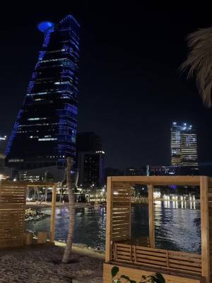 A post by @jcccj007 on TikTok caption: #جدة #الليل #بحر #اكسبلورexplore 