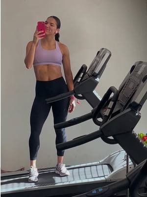 A post by @yocemontesinos on TikTok caption: A 2 semanas de decidir comenzar a correr, un ritmo promedio de 9minutos, hoy bajamos el promedio a 6 minutos los 5K y vamos disfrutando el proceso, así que a este punto esto feliz por lo que hemos logrado 🥹✨  Siempre acompañada de @Amazing Care® para mantenerme hidratada 💦🌞 código: YOCE15 #CrossFit #chile #entrenamiento #Fitness #fitgirl #training #motivacion #motivation #humor #crossfitter #crossfitlife #saludable #santiagodechile #santiago #chileeeee 