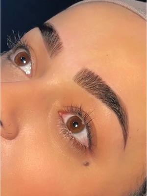 A post by @avybeautyx on TikTok caption: Vorher-Nachher: Die Magie von perfekt gezupften Augenbrauen & Henna! 😍✨ Sieh dir den Unterschied an und lass dich von der Verwandlung überraschen augenbrauentransformation #hennaeyebrows #beautyglowup #browgame #browsonfleek #eyebrowshaping #eyebrowtransformation #beautytipps #browtutorial #browlove #hamburgbrows #browstylisthamburg #hamburgmakeup #beautyhamburg 