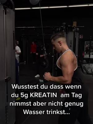 A post by @timokasnar on TikTok caption: Trinke ausreichend Wasser ! #creatine #supplements #fitness #training #muskelaufbau #fyp #foru #fürdich #fürdichpage #viral_video 