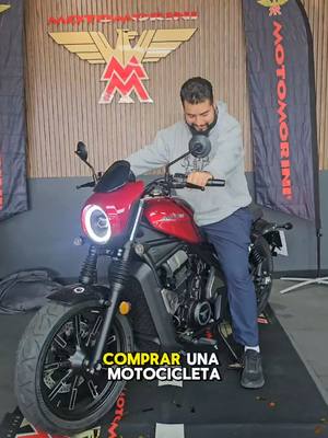 A post by @aripakita on TikTok caption: Como es la experiencia de sacar una moto de agencia #bikergirl #motovlog #biker #motos 