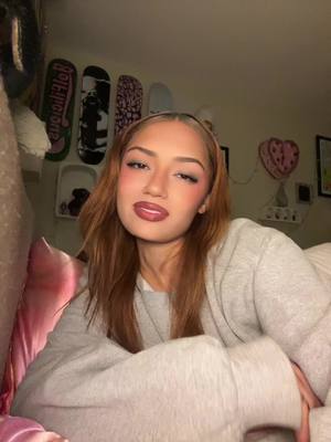 A post by @avani on TikTok caption: showing mi makeup one more time ☝🏽