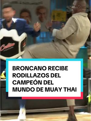 A post by @larevuelta_tve on TikTok caption: Este público es que es lo peor, si por ellos fuera hoy Broncano cenaba codo y rodilla #LaRevuelta #DavidBroncano #NayaneshAyman #muaythai #deporte #deporteespañol 