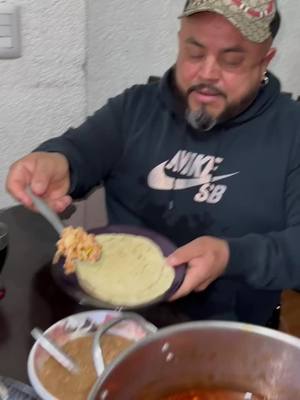 A post by @papamillonario on TikTok caption: @Mamá millonaria @Angel Díaz 