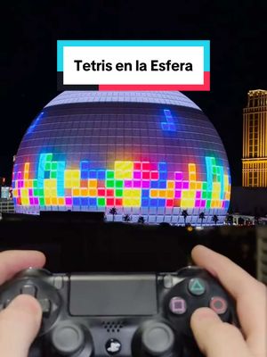 A post by @vegasenespanol on TikTok caption: Nunca sabes lo que puedes encontrar en #LasVegas. Jugando tetris en la Esfera es una pura duversión. #Vegas #ExperienciaUnica #ViajesTikTok 