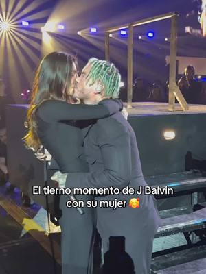 A post by @tumusicahoy on TikTok caption: EMOCIÓN TOTAL 🥹 @J Balvin sorprendió a @Valentina Ferrer y así reaccionó… ❤️ #tumusicahoy #tmh #musicosentiktok #tiktokmehizover #jbalvin 