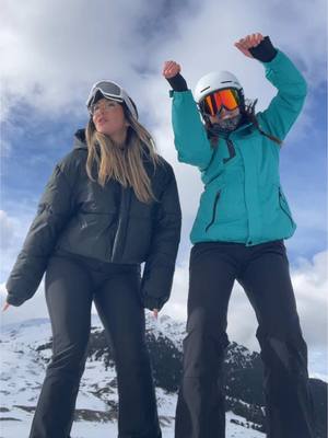 A post by @carmenmartinezr on TikTok caption: Fresh ski🫰🏽✨🤍🦋 #ski #baqueira 