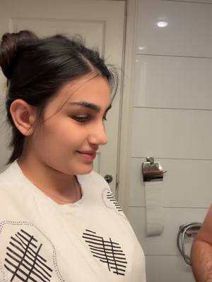 A post by @naznazuli on TikTok caption: #viralvideos #foryoupagе 