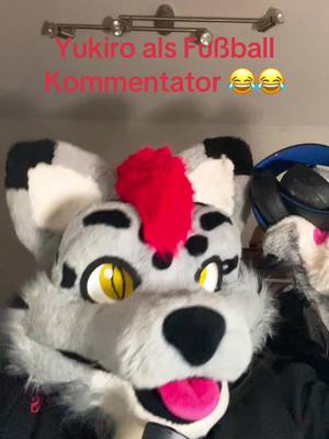 A post by @yukiro19892 on TikTok caption: #furryfandom #furry #furry4life #foryou #foryoupage #fursuitersoftiktok #Fuirsuit #germanfurry 