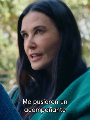 A post by @movistarplus on TikTok caption: Demi Moore, nominada a Mejor actriz protagonista por #LaSustancia en los #Oscars2025 se abre sobre el inicio de su carrera en el documental #BratsLasjóvenesEstrellasDeLos80  #QueVer #DocusEnTikTok #DemiMoore