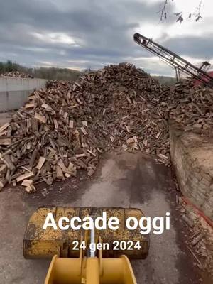 A post by @roberto__caruso on TikTok caption: #accadeoggi